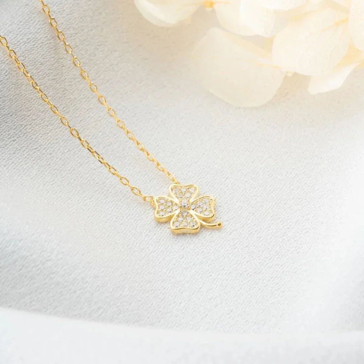 MİNİMAL ZIRKONIA KLEEBLATT HALSKETTE | 925 SILBER