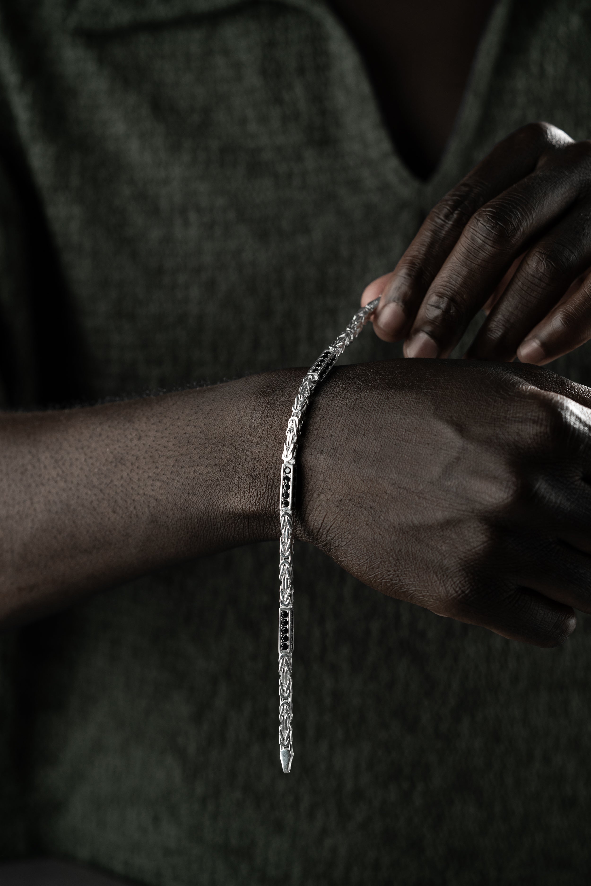 KÖNIGSARMBAND BLACK STRASSSTEIN 5MM | 925 SILBER.