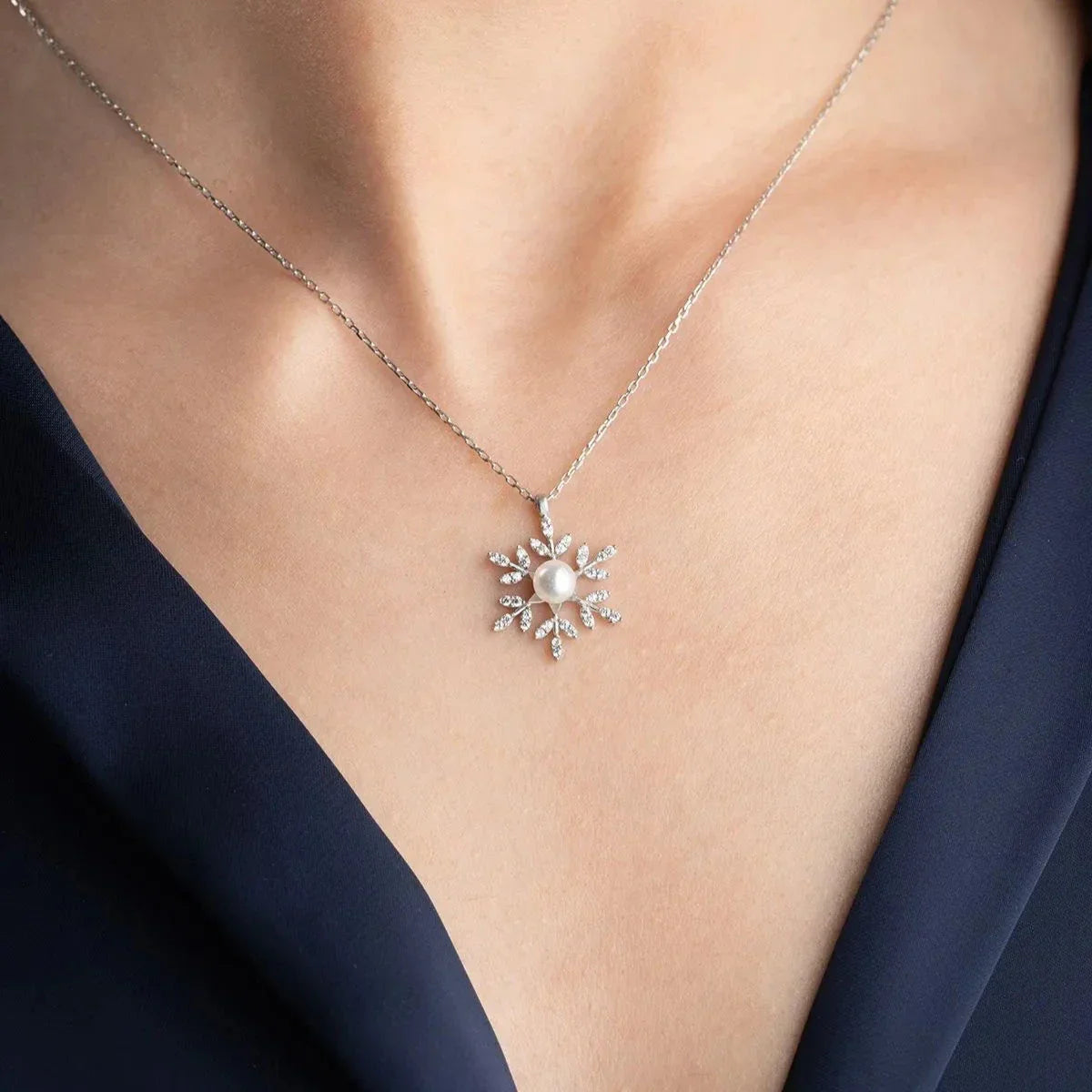 PERLEN & SCHNEEFLOCKEN HALSKETTE | 925 SILBER