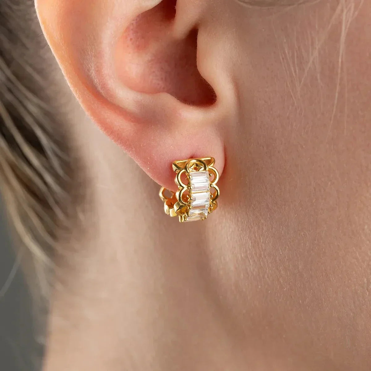 ELARIA WHITE BAGUETTE OHRRINGE | 925 SILBER