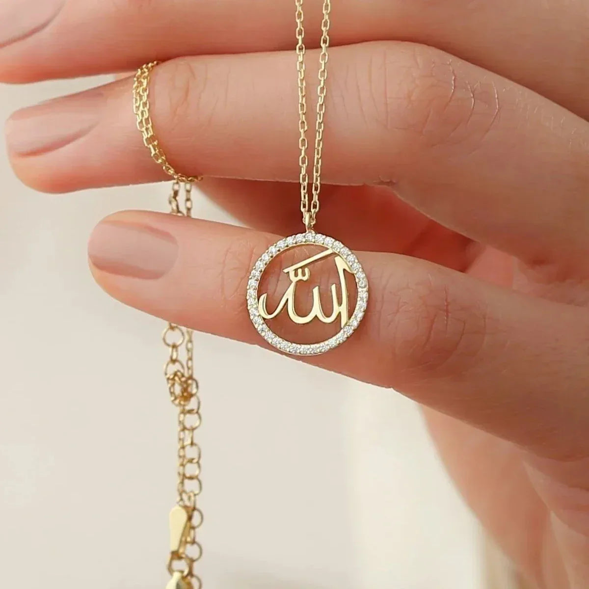 ALLAH SCHRIFTZUG HALSKETTE MIT ZIRKONIA | 925 SILBER