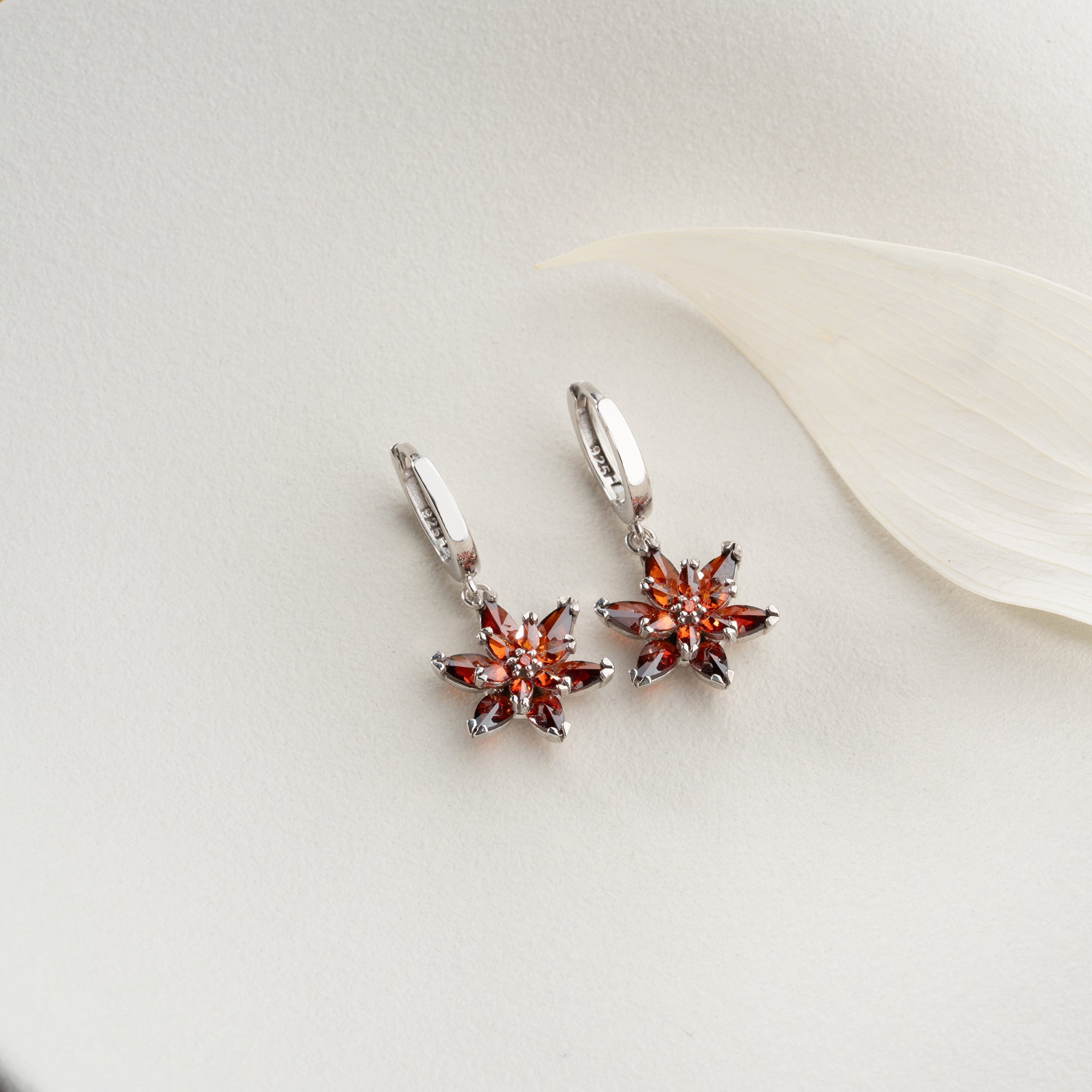 ROTE LOTUS OHRRINGE | 925 SILBER