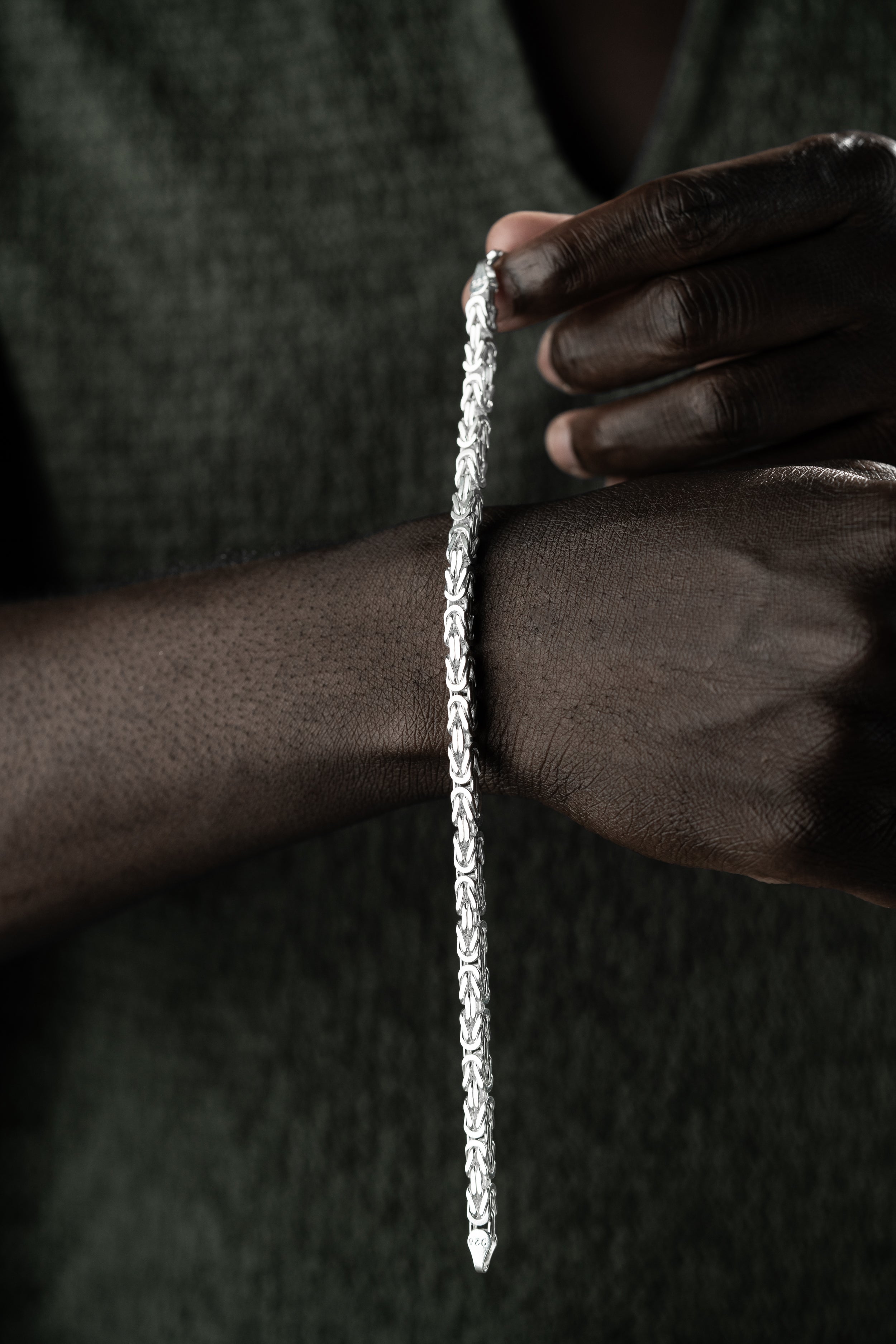 KÖNIGSARMBAND VIERKANT MASSIV 4MM | 925 SILBER.